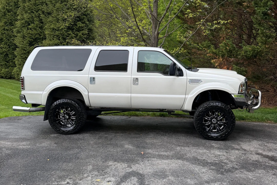 2001 Ford Excursion - Image 10 of 31
