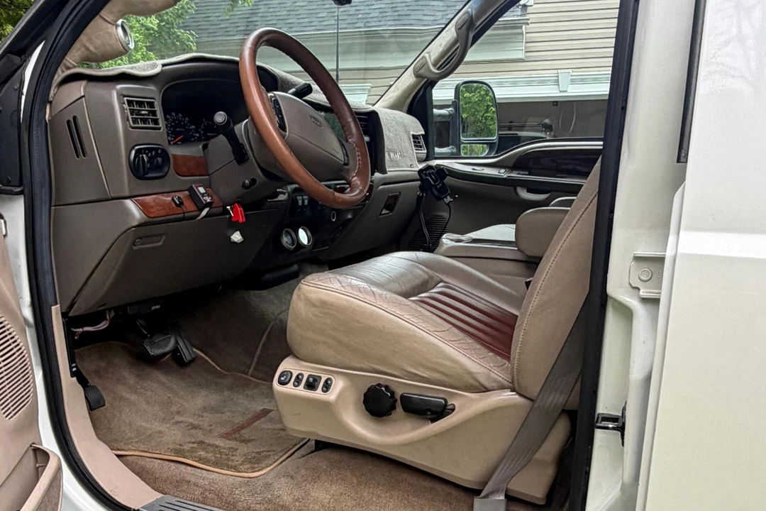 2001 Ford Excursion - Image 22 of 31