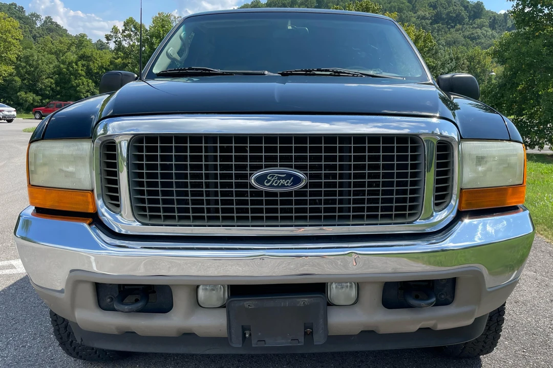 2001 Ford Excursion - Image 2 of 31