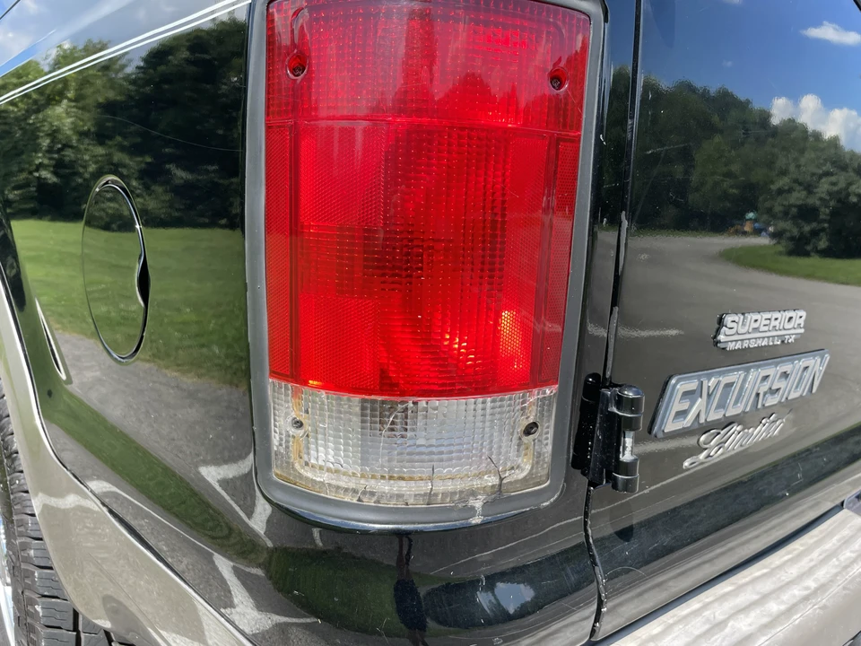2001 Ford Excursion - Image 19 of 31