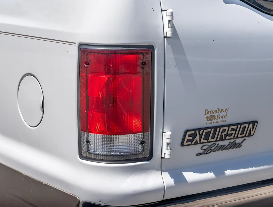 2001 Ford Excursion - Image 24 of 31