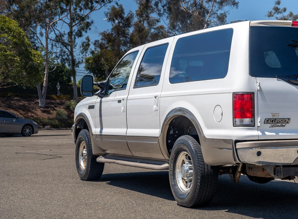 2001 Ford Excursion - Image 14 of 31