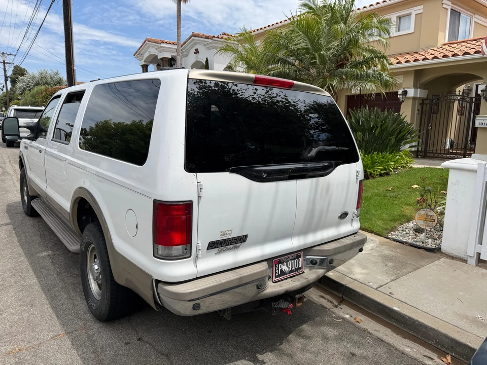 2001 Ford Excursion - Image 8 of 31