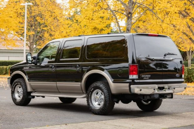 2001 Ford Excursion - Image 2 of 7