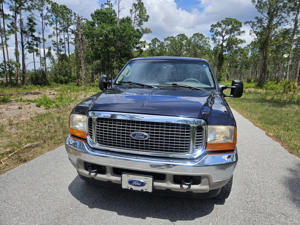 2001 Ford Excursion - Image 2 of 31