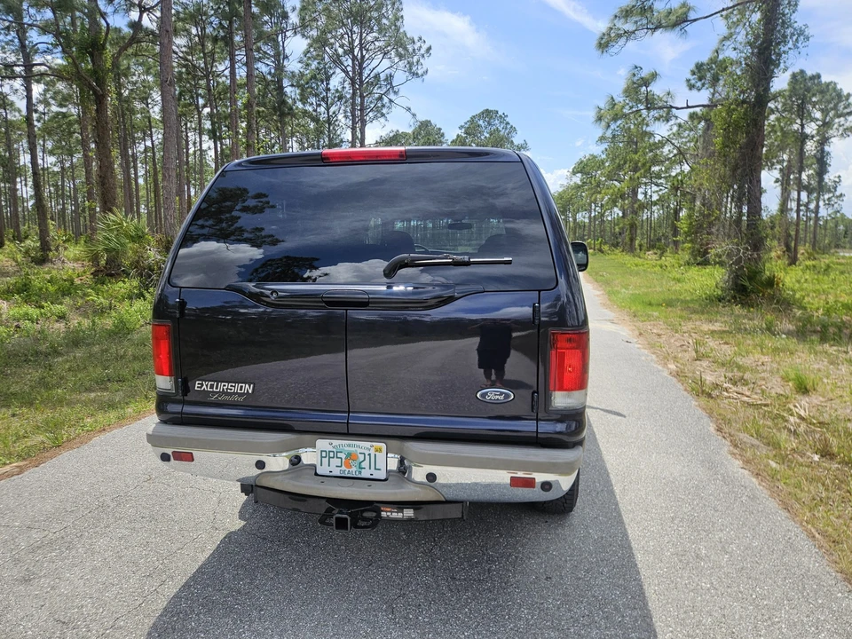 2001 Ford Excursion - Image 12 of 31