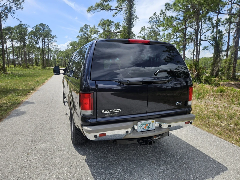2001 Ford Excursion - Image 10 of 31