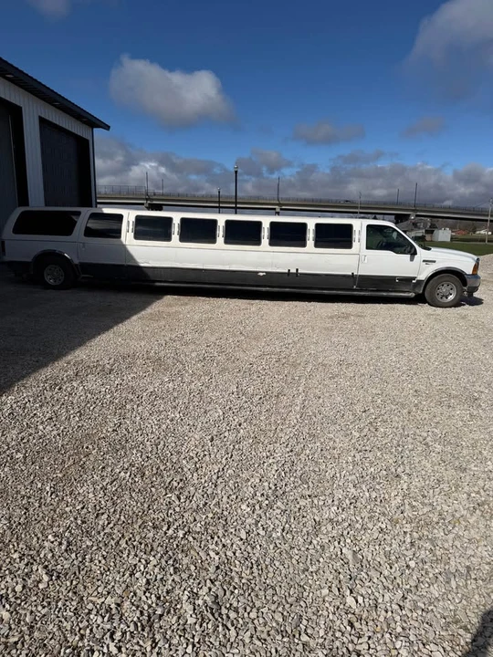 2001 Ford Excursion - Image 6 of 15
