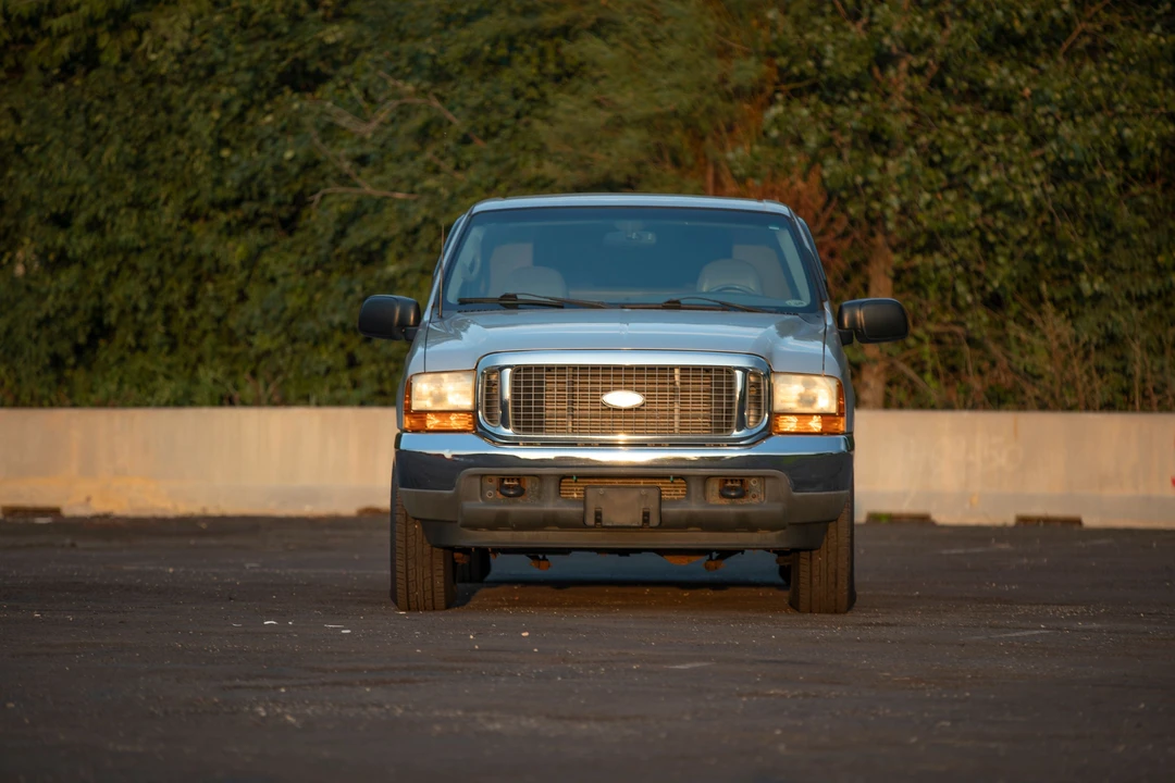 2001 Ford Excursion - Image 2 of 31