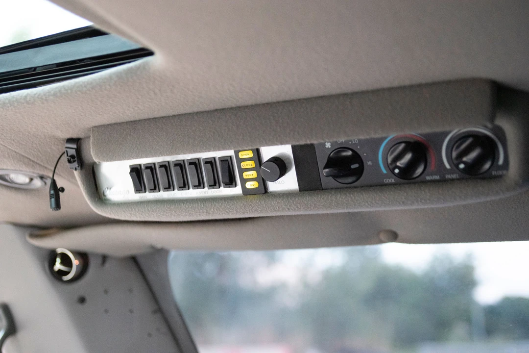 2001 Ford Excursion - Image 16 of 31