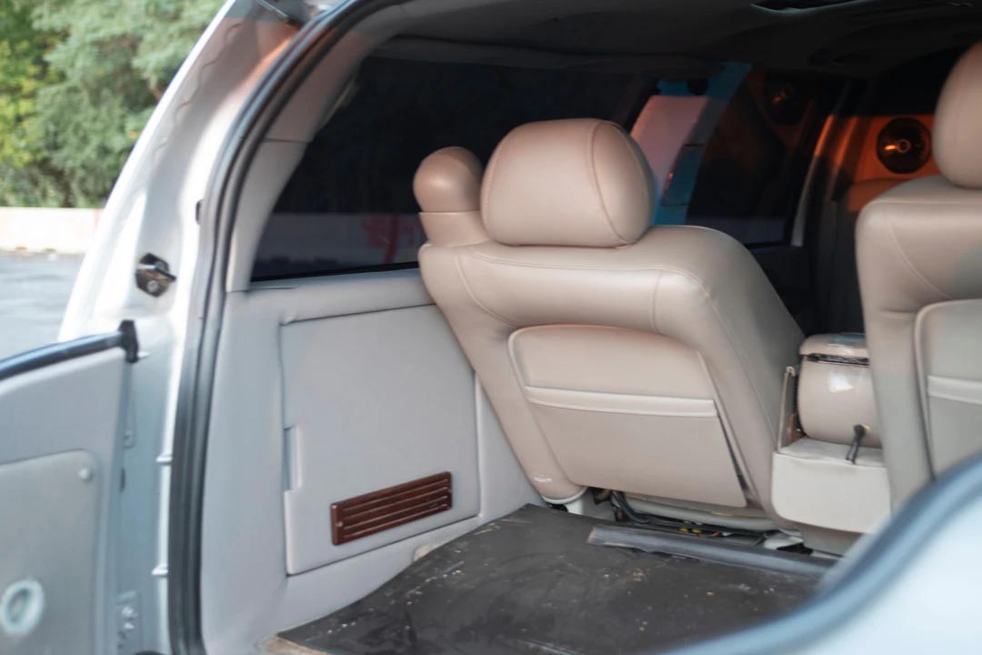 2001 Ford Excursion - Image 12 of 31