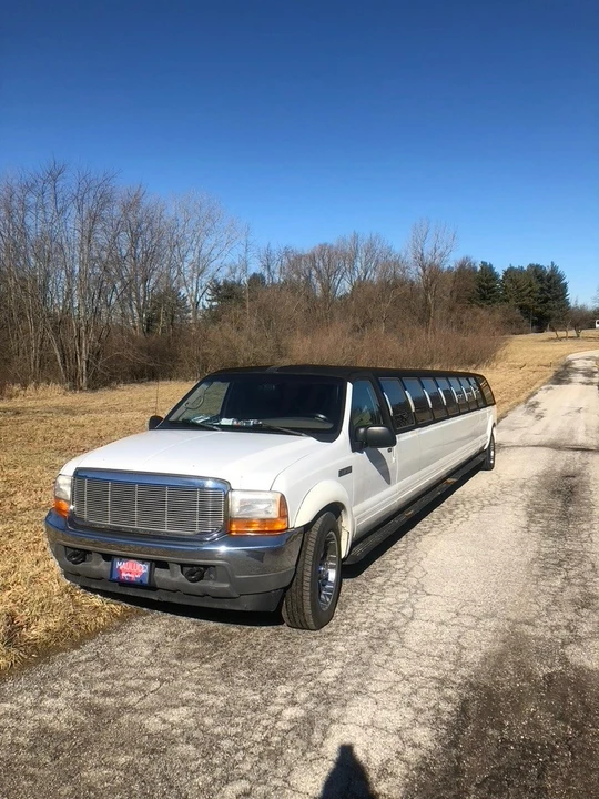 2001 Ford Excursion - Image 5 of 21