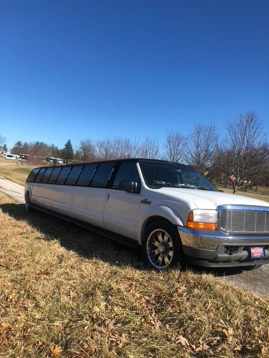 2001 Ford Excursion - Image 6 of 21