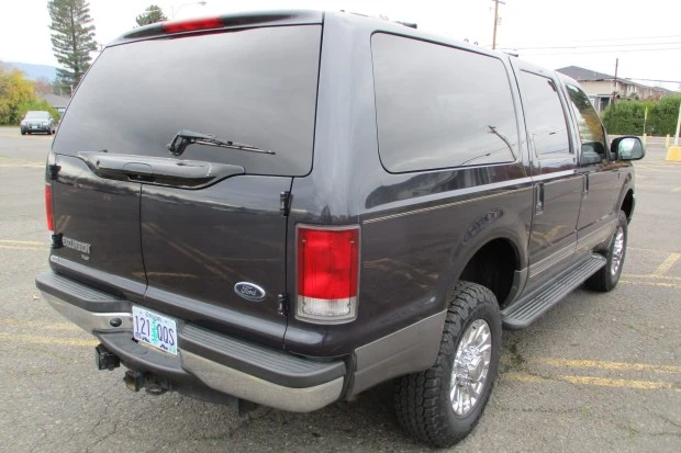 2001 Ford Excursion - Image 2 of 7