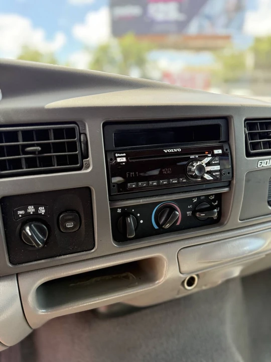 2001 Ford Excursion - Image 10 of 21