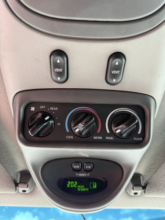 2001 Ford Excursion - Image 13 of 21