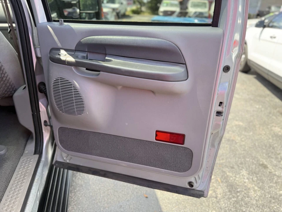 2001 Ford Excursion - Image 18 of 21