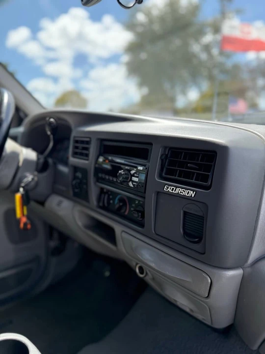 2001 Ford Excursion - Image 19 of 21