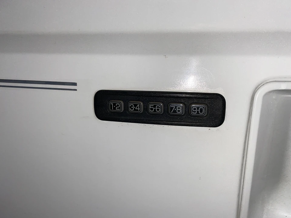 2001 Ford Excursion - Image 16 of 31