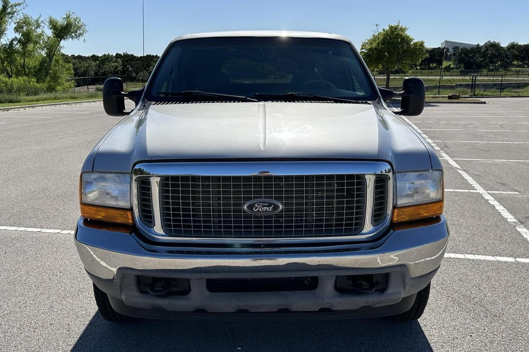 2001 Ford Excursion - Image 2 of 5