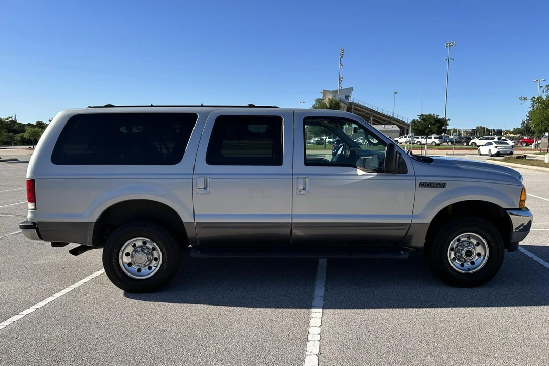 2001 Ford Excursion - Image 3 of 5