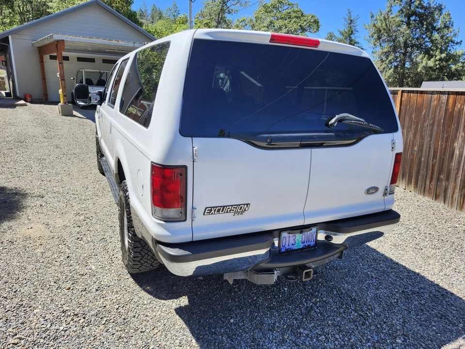 2001 Ford Excursion - Image 10 of 31