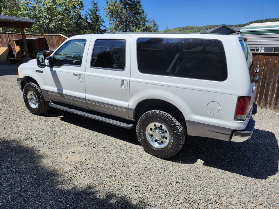 2001 Ford Excursion - Image 8 of 31