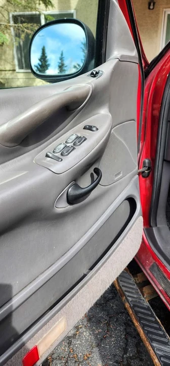 2001 Ford Expedition 1st Gen - Image 13 of 14