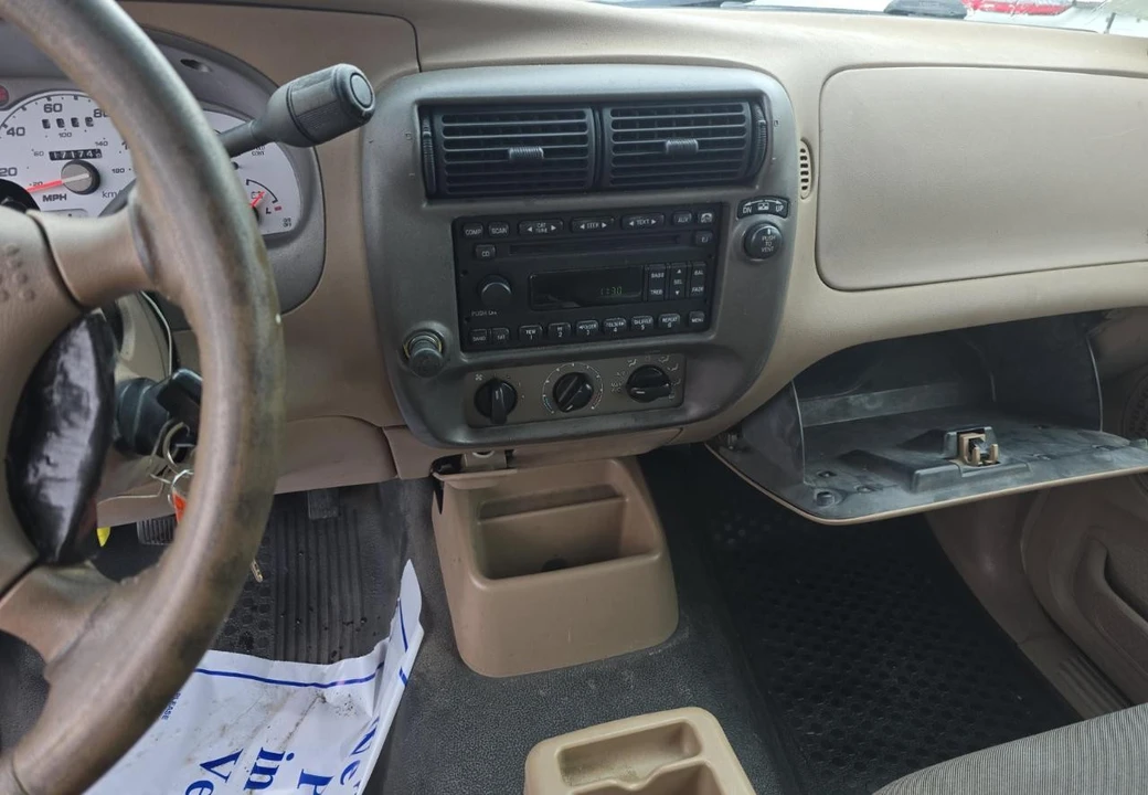 2001 Ford Explorer Sport Trac - Image 11 of 12