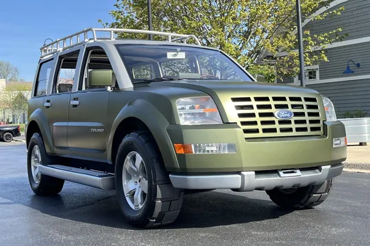 2001 Ford Explorer Sportsman Concept