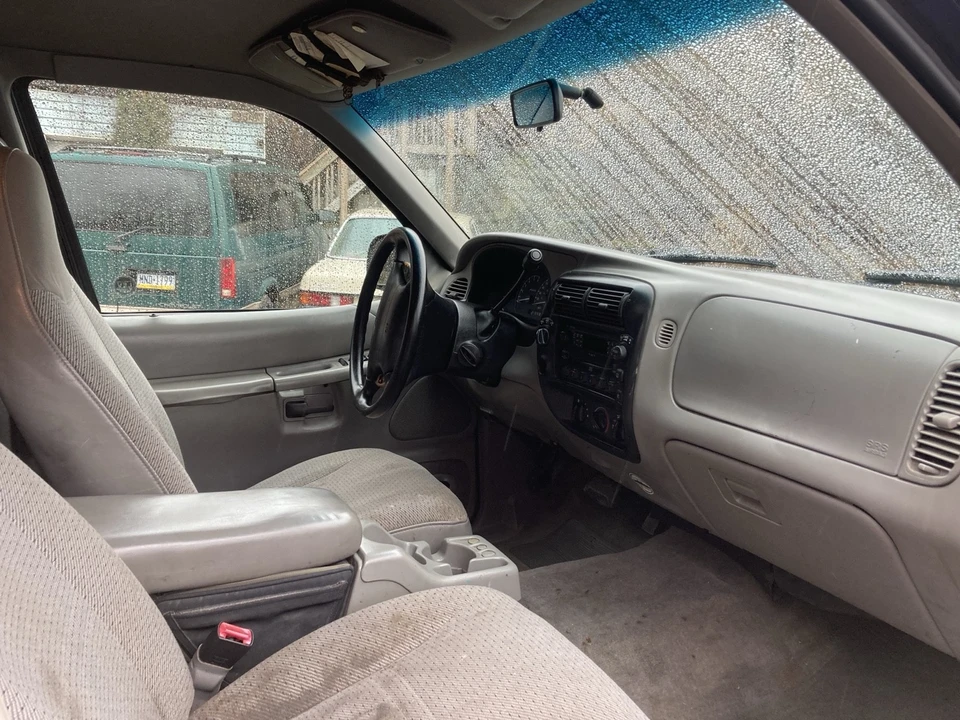 2001 Ford Explorer 3rd Gen - Image 11 of 14