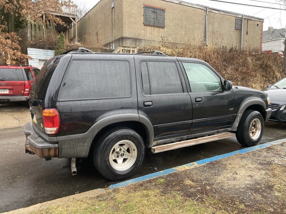 2001 Ford Explorer 3rd Gen - Image 4 of 14