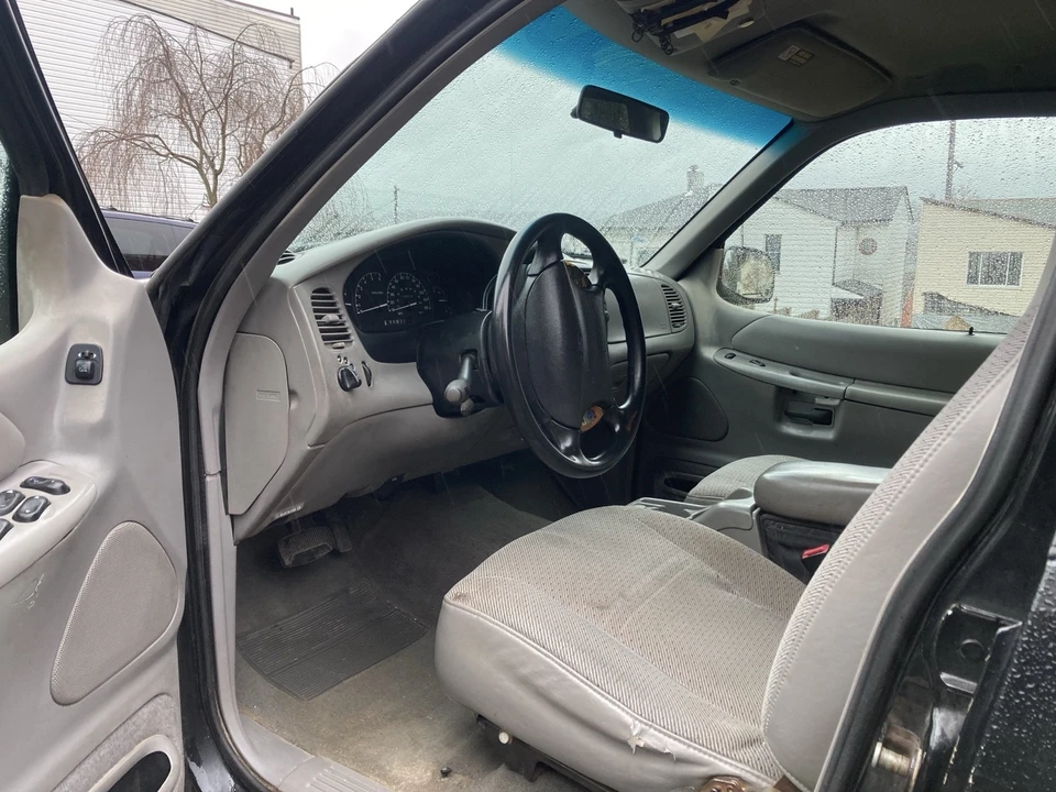 2001 Ford Explorer 3rd Gen - Image 10 of 14