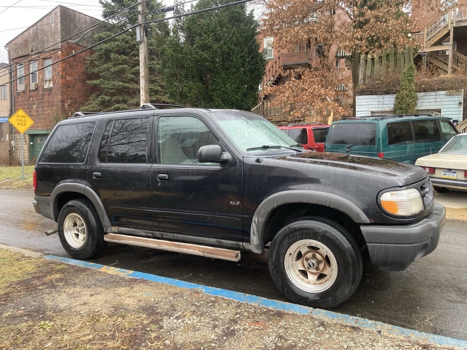 2001 Ford Explorer 3rd Gen - Image 3 of 14