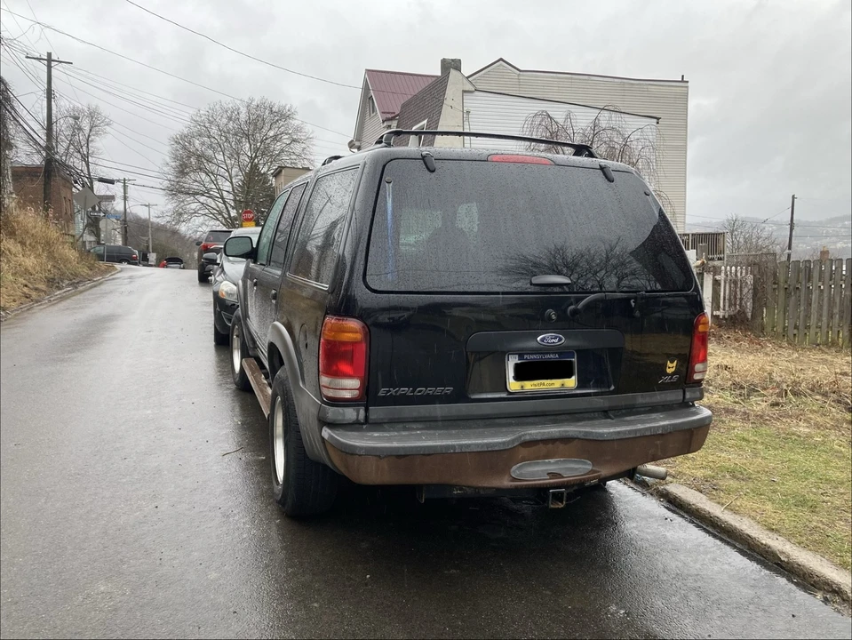 2001 Ford Explorer 3rd Gen - Image 5 of 14