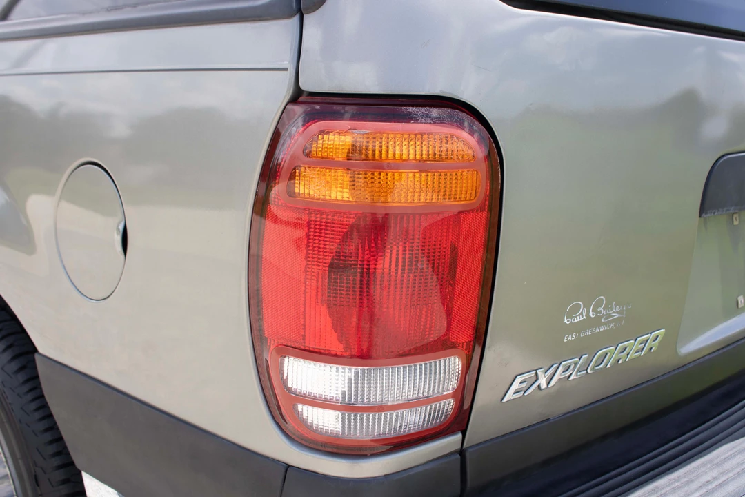 2001 Ford Explorer 2nd Gen - Image 13 of 31