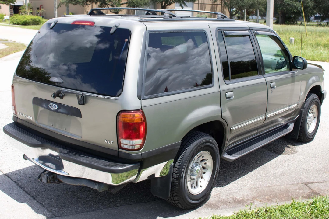 2001 Ford Explorer 2nd Gen - Image 4 of 31
