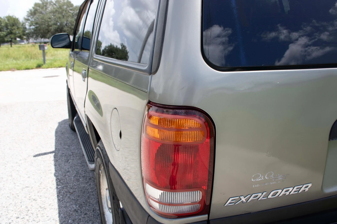 2001 Ford Explorer 2nd Gen - Image 12 of 31
