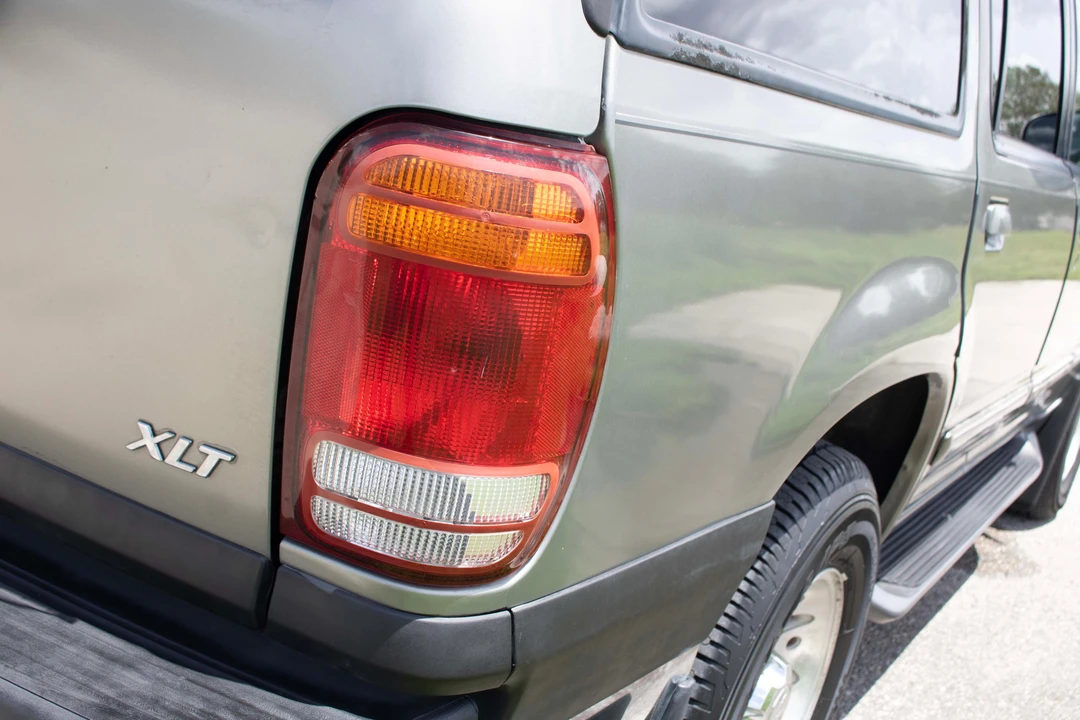 2001 Ford Explorer 2nd Gen - Image 16 of 31
