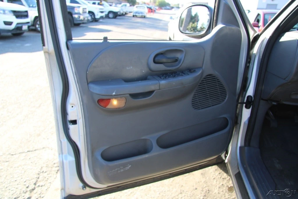 2001 Ford F-150 10th Gen - Image 11 of 21