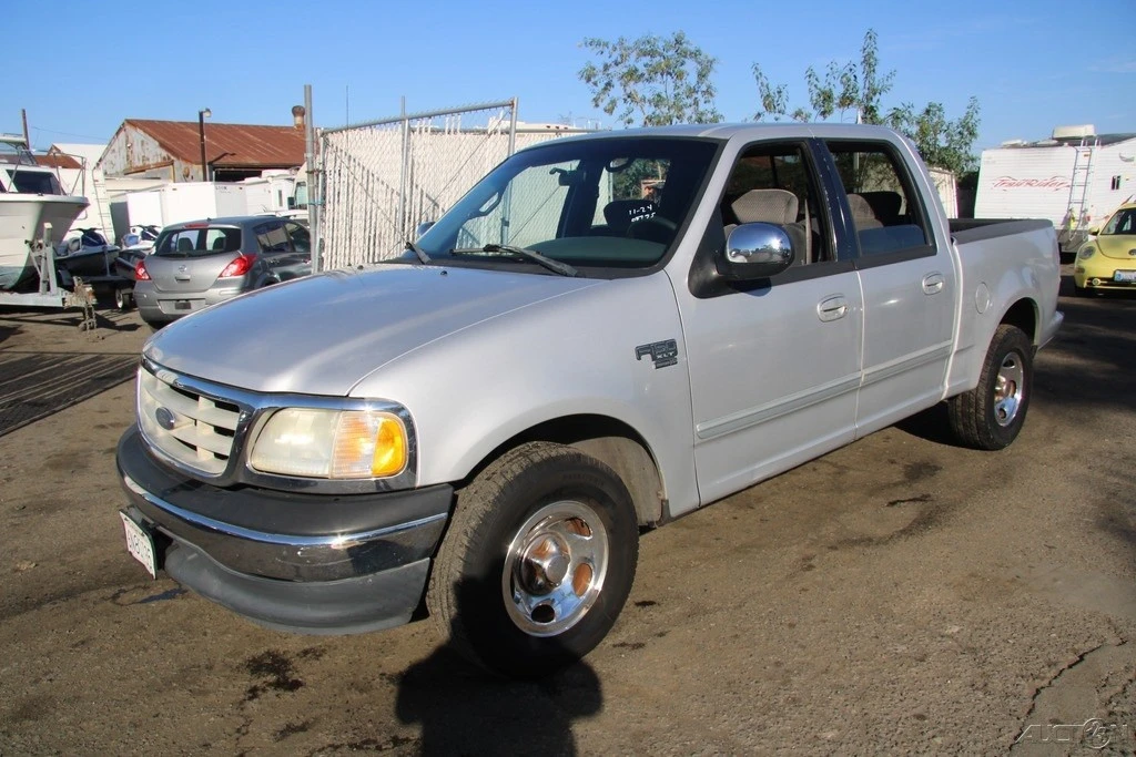 2001 Ford F-150 10th Gen - Image 2 of 21