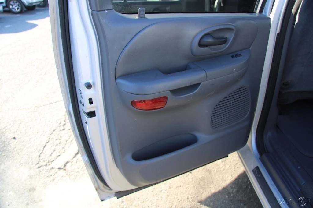 2001 Ford F-150 10th Gen - Image 16 of 21
