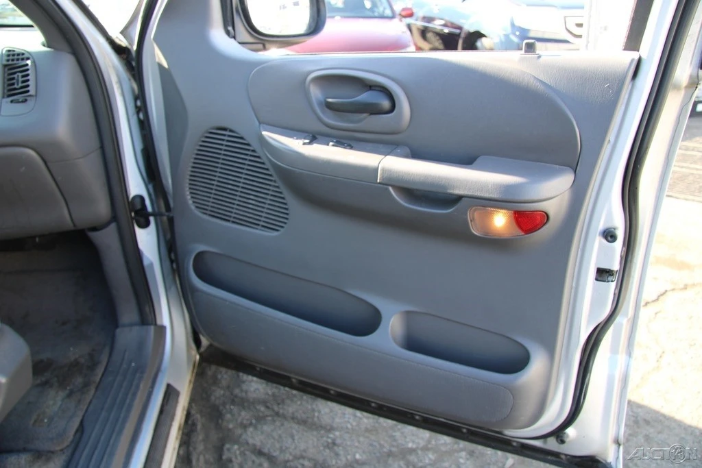 2001 Ford F-150 10th Gen - Image 20 of 21