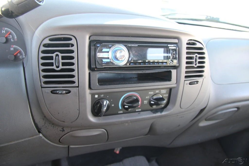 2001 Ford F-150 10th Gen - Image 15 of 21