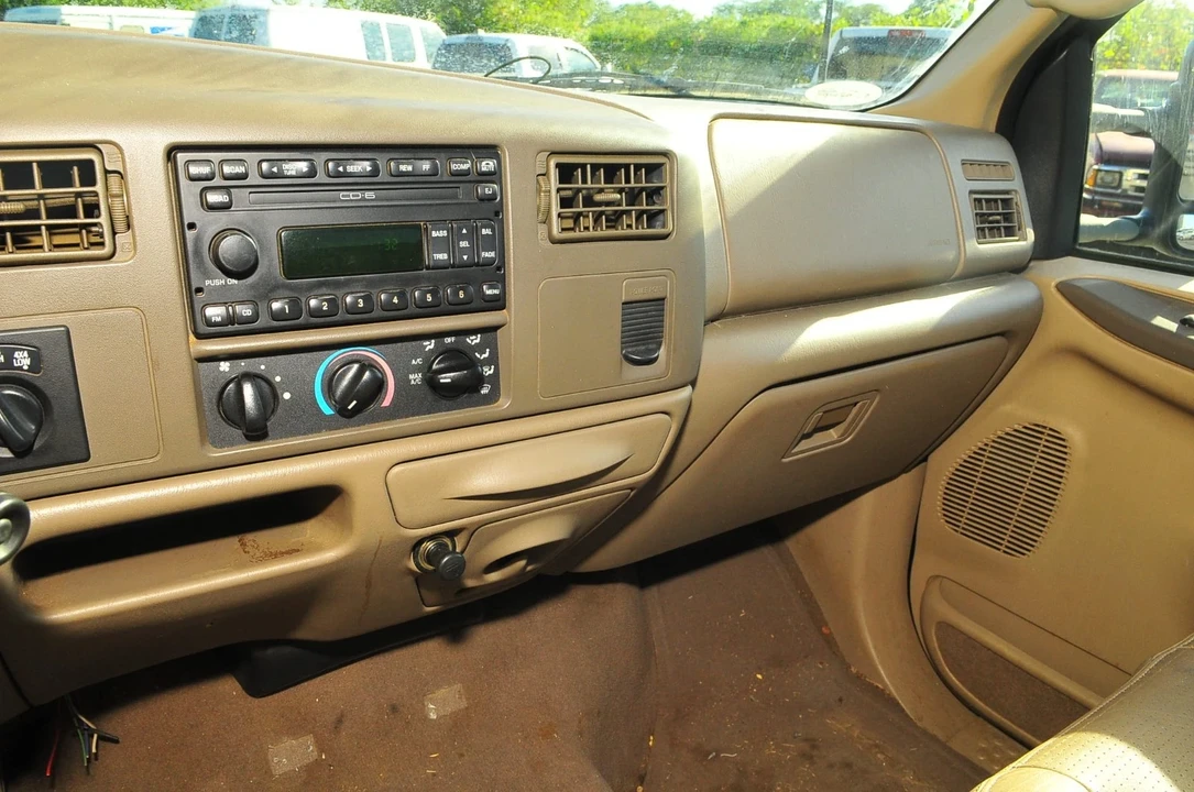 2001 Ford F-150 10th Gen - Image 14 of 21