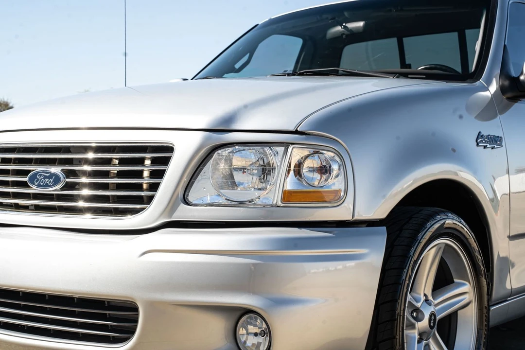 2001 Ford F-150 10th Gen - Image 12 of 31