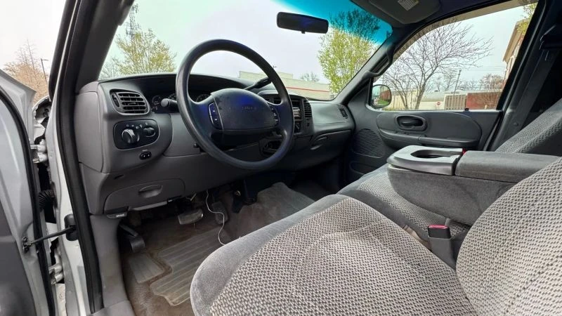 2001 Ford F-150 10th Gen - Image 10 of 12