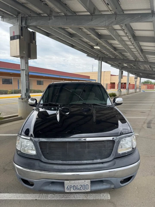 2001 Ford F-150 10th Gen - Image 2 of 11