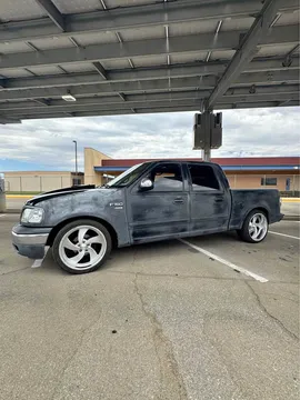 2001 Ford F-150 FX2 Pickup 4D 5 1/2 ft