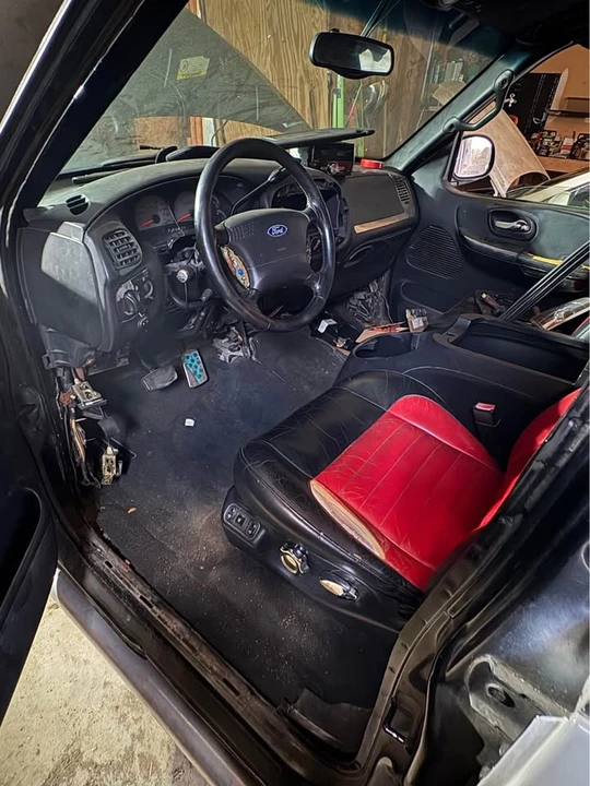 2001 Ford F-150 10th Gen - Image 10 of 18